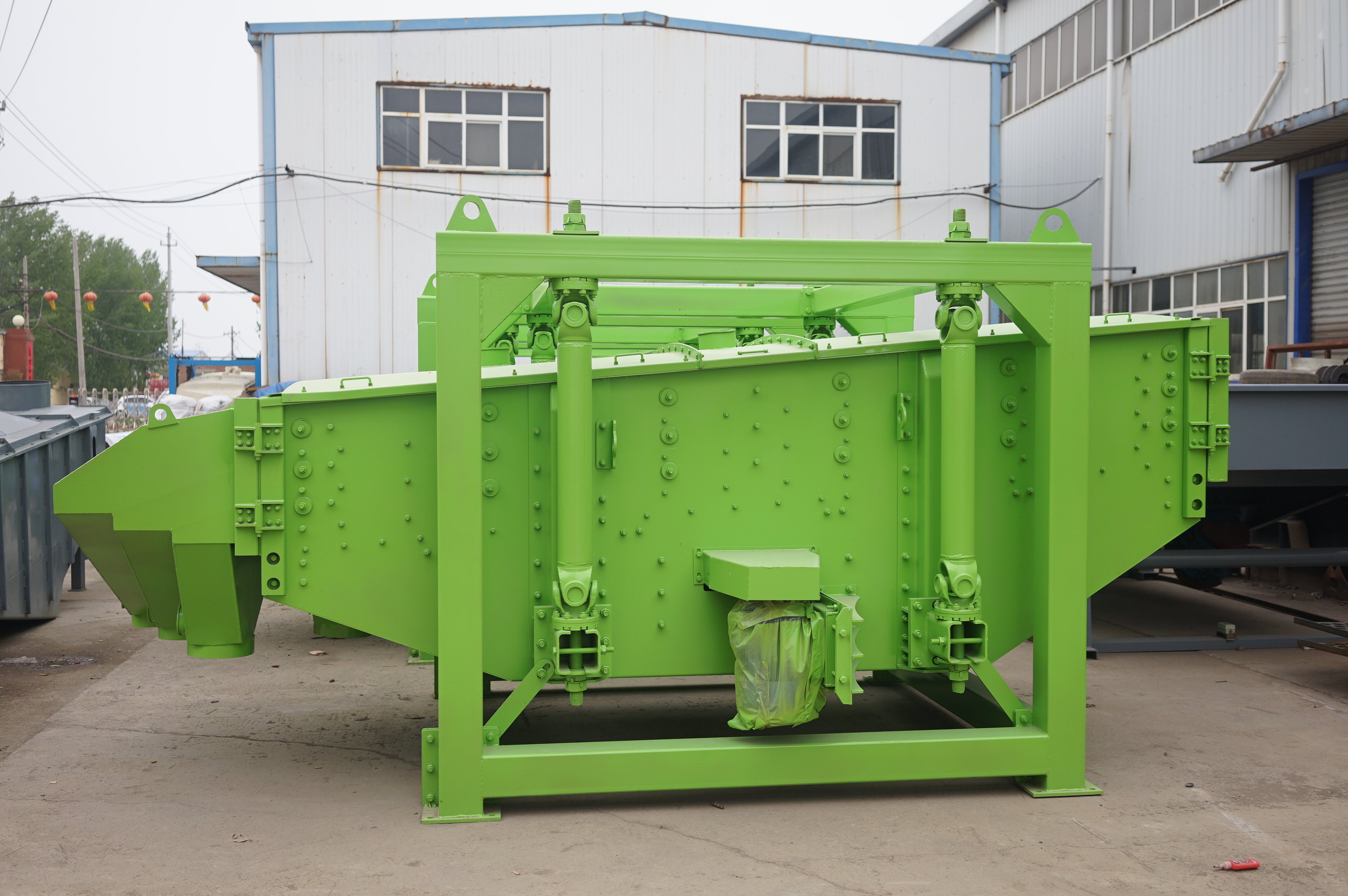 方形搖擺篩設(shè)備使用時(shí)的四個(gè)要求